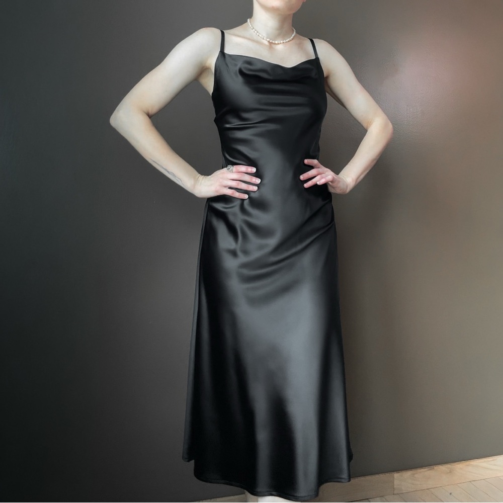 Elegant Black Satin Slip Dress - Picture 5 of 9